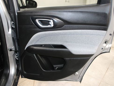 Used 2024 Jeep Compass Latitude image 27