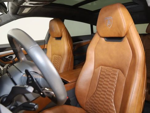 Used 2019 Lamborghini Urus image 43