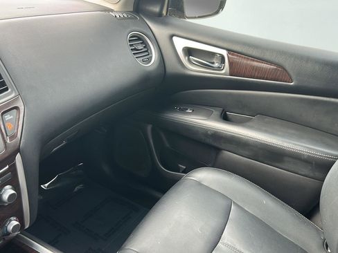 Used 2014 Nissan Pathfinder SL w/ SL Tech Package image 25