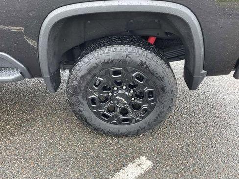 Used 2024 Chevrolet Silverado 2500 LTZ w/ LTZ Plus Package image 11