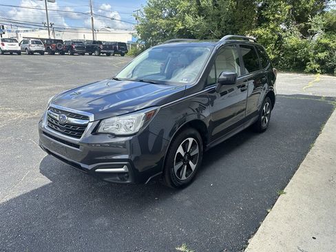 Used 2017 Subaru Forester 2.5i Premium w/ All-Weather Package AWD/4WD image 3