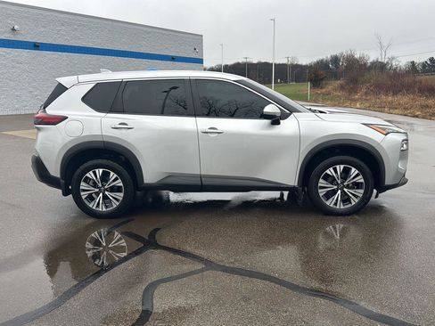 Used 2022 Nissan Rogue SV image 7