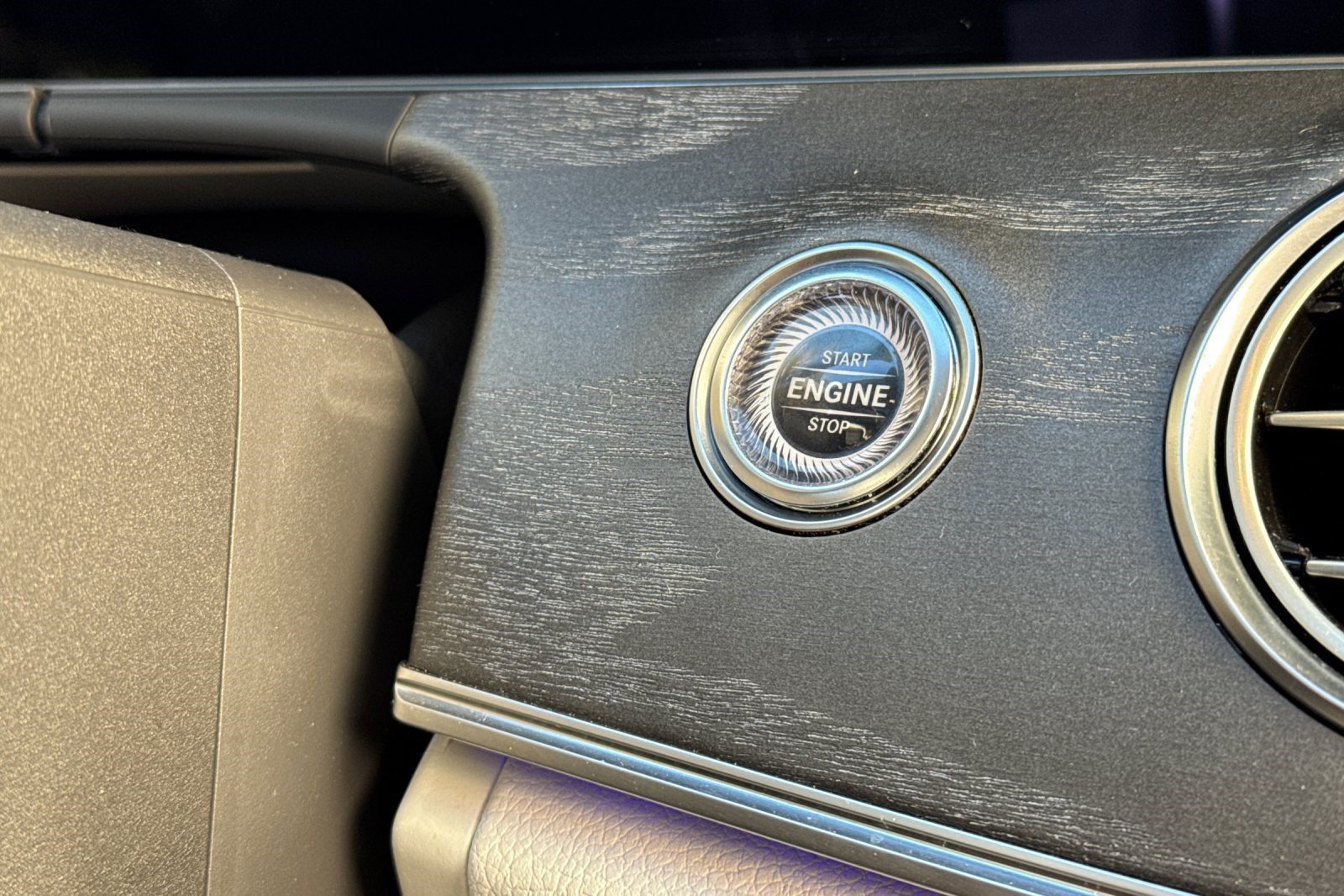 Used 2022 Mercedes-Benz E 350 Sedan image 16