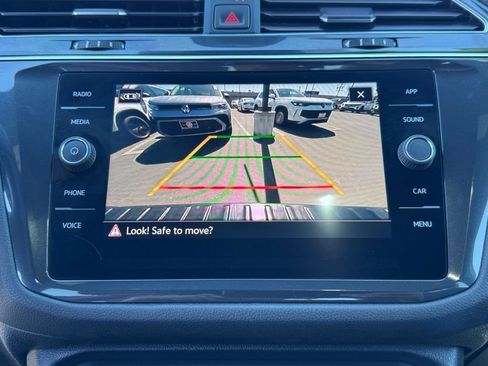 Used 2023 Volkswagen Tiguan SE R-Line image 22