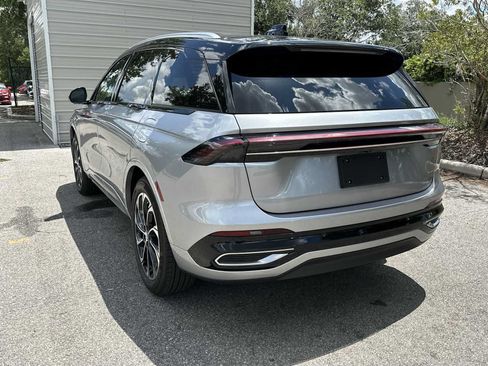 Used 2025 Lincoln Nautilus Reserve AWD/4WD image 4
