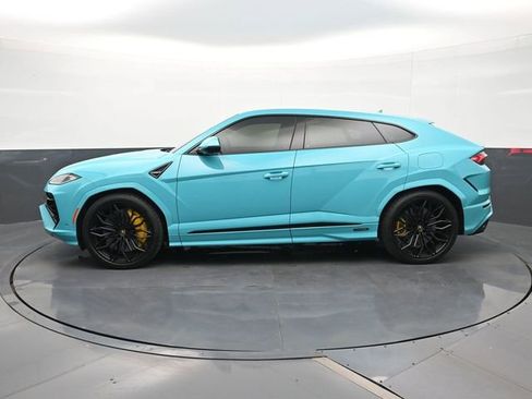 Used 2025 Lamborghini Urus SE AWD/4WD image 2