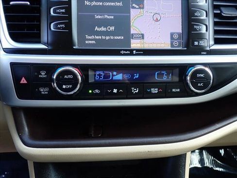 Used 2015 Toyota Highlander XLE FWD image 20