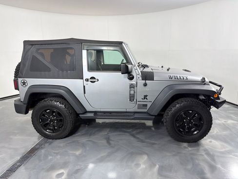 Used 2017 Jeep Wrangler Sport AWD/4WD image 4