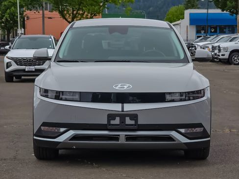 Used 2024 Hyundai Ioniq 5 SEL RWD image 8