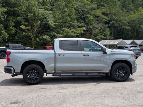 Used 2026 Chevrolet Silverado 1500 Custom w/ Turbomax Blackout Package AWD/4WD image 10