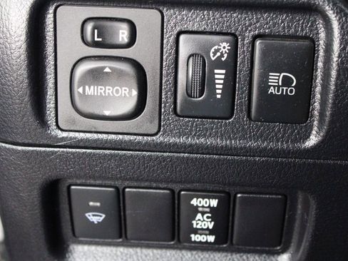 Used 2020 Toyota 4Runner TRD Off-Road AWD/4WD image 26