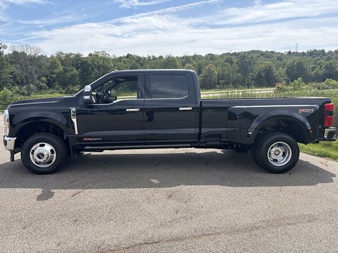 New 2026 Ford F350 King Ranch w/ Chrome Package AWD/4WD image 2