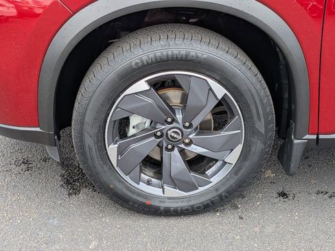 Certified 2024 Nissan Rogue SV w/ SV Premium Package FWD image 11