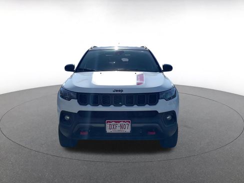Used 2025 Jeep Compass Trailhawk AWD/4WD image 4