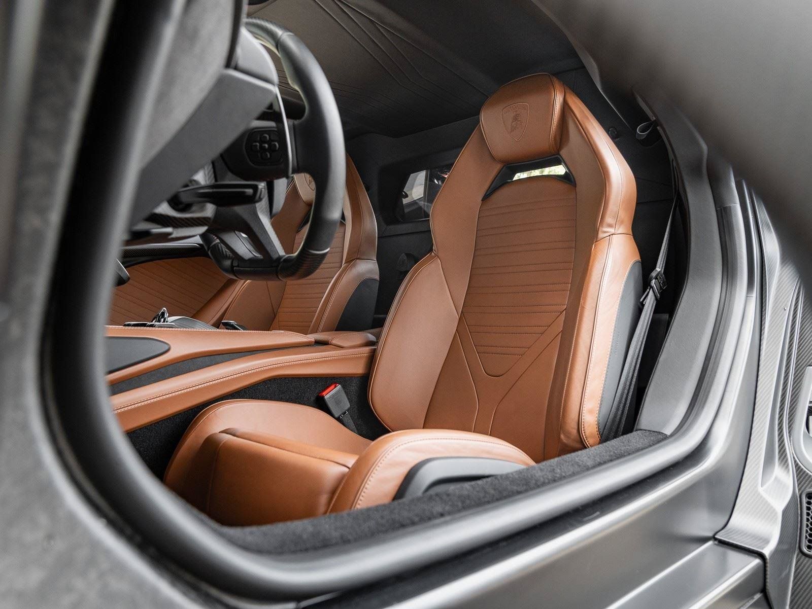 Used 2024 Lamborghini Revuelto AWD/4WD image 5