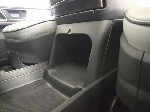 Used 2022 Rivian R1T Adventure image 31