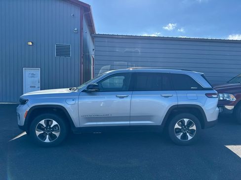 Used 2024 Jeep Grand Cherokee Limited 4xe AWD/4WD image 2