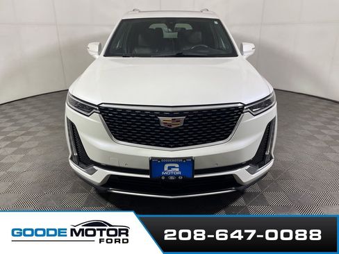 Used 2022 Cadillac XT6 Premium Luxury w/ Technology Package AWD/4WD image 3
