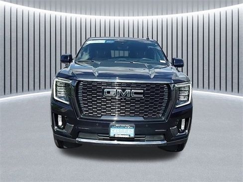 Used 2023 GMC Yukon XL Denali Ultimate image 11