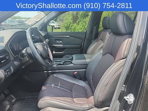Used 2025 Honda Pilot Black Edition image 20