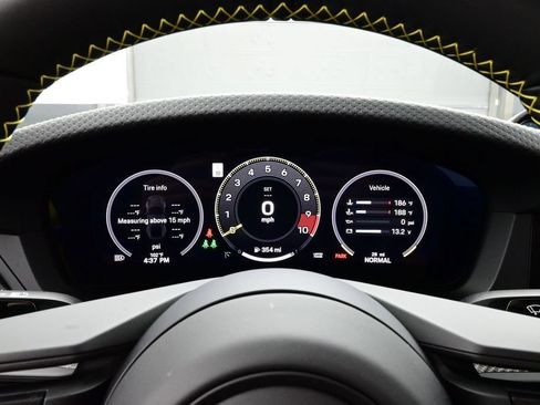 Used 2026 Porsche 911 GT3 RWD image 9