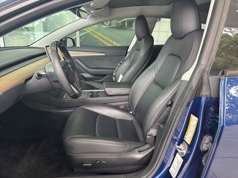 Used 2023 Tesla Model 3 Standard Range image 11