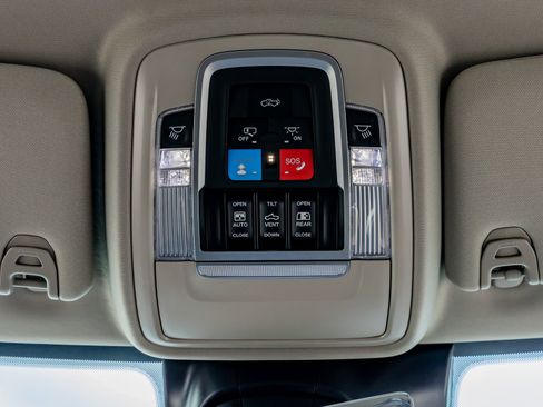 Used 2025 RAM 3500 Longhorn AWD/4WD image 30