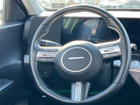 Used 2025 Hyundai Kona SEL image 28