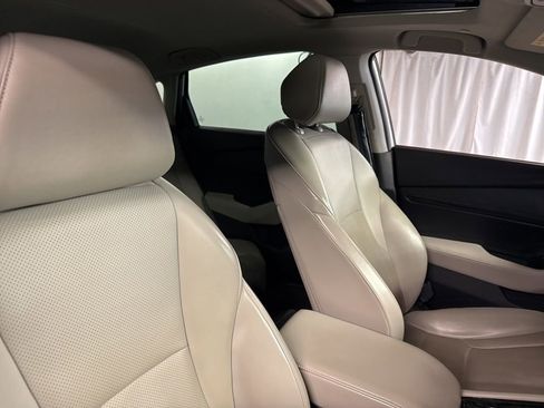Used 2024 Honda Accord Touring image 10