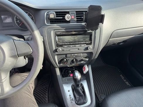 Used 2014 Volkswagen Jetta SE FWD image 21