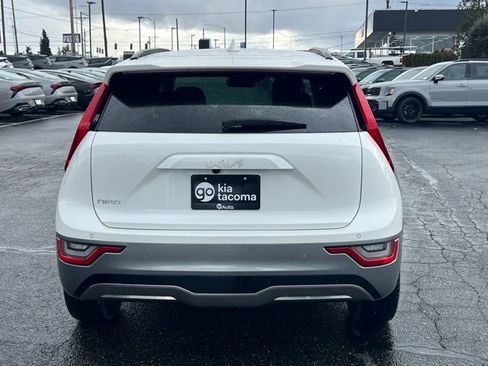 Certified 2024 Kia Niro Wave w/ Wave Preserve Package image 6
