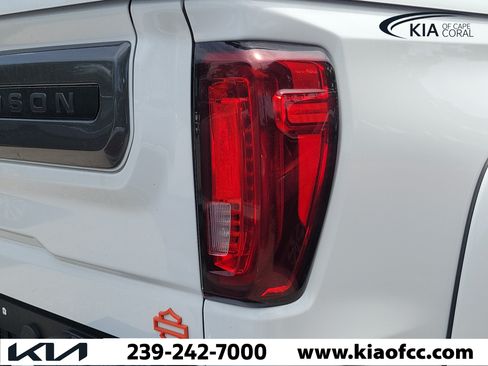Used 2021 GMC Sierra 1500 SLT w/ SLT Premium Plus Package AWD/4WD image 8