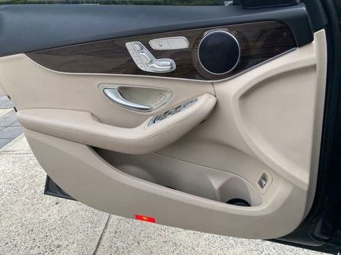 Used 2016 Mercedes-Benz C 300 Sedan image 18