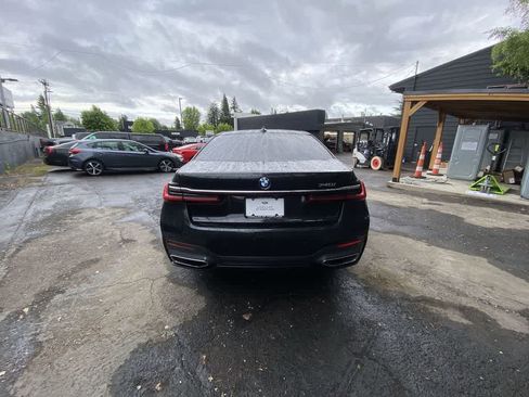 Used 2020 BMW 740i w/ M Sport Package RWD image 5