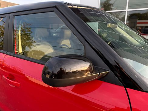 Used 2019 Kia Soul + image 8