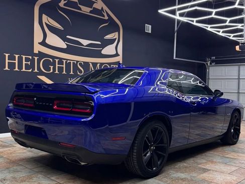 Used 2022 Dodge Challenger R/T w/ Performance Handling Group RWD image 16