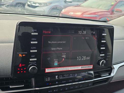 Used 2022 Toyota Sienna XLE FWD image 24
