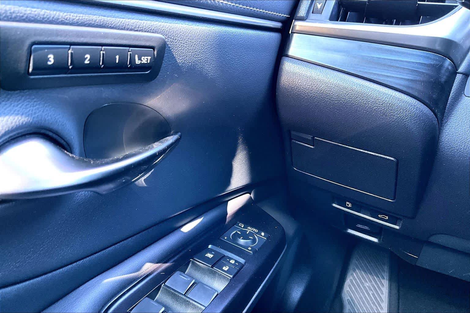 Used 2020 Lexus ES 350 w/ Premium Package FWD image 35