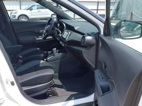 Used 2020 Nissan Kicks S FWD image 5