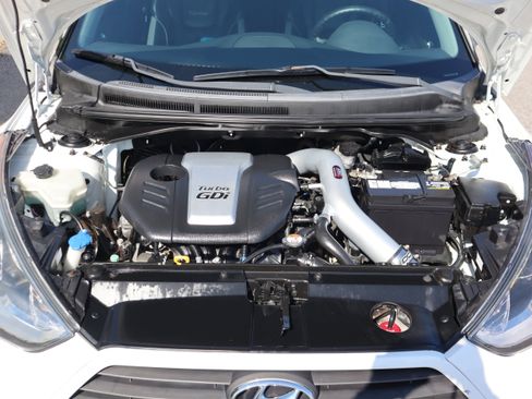 Used 2013 Hyundai Veloster Turbo FWD image 29