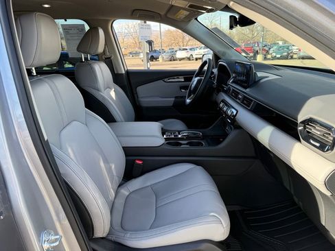 Certified 2025 Honda Pilot EX-L image 22