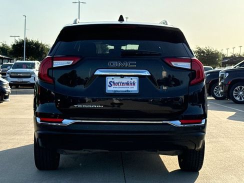 Used 2022 GMC Terrain SLT FWD image 8