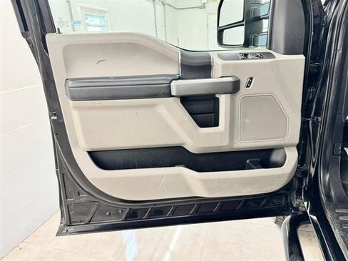 Used 2017 Ford F250 XLT w/ XLT Value Package AWD/4WD image 9