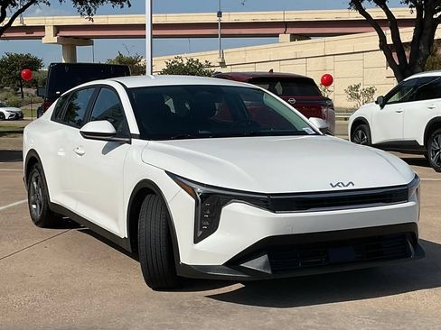 Used 2025 Kia K4 FWD image 3