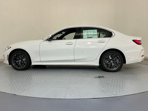 Used 2025 BMW 330i xDrive Sedan w/ Premium Package AWD/4WD image 21
