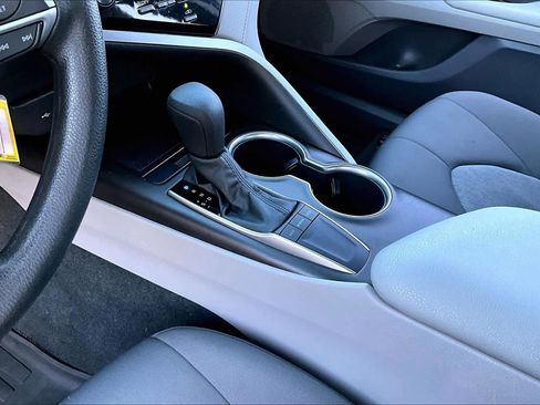 Certified 2022 Toyota Camry LE image 16