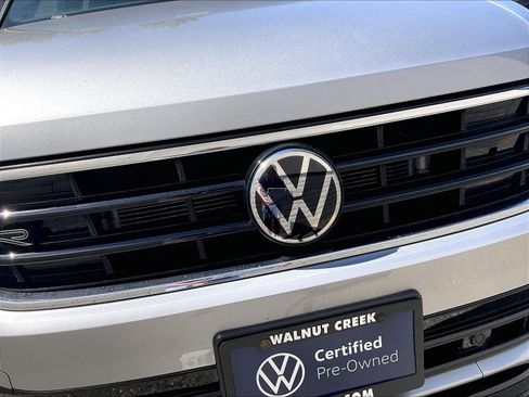 Certified 2023 Volkswagen Tiguan SE R-Line AWD/4WD image 30