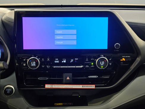 New 2026 Toyota Highlander Limited AWD/4WD image 17