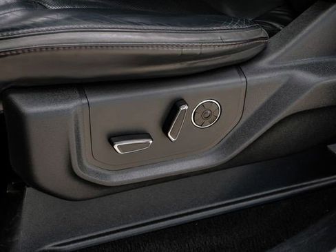 Used 2022 Ford F250 Platinum w/ FX4 Off-Road Package image 32