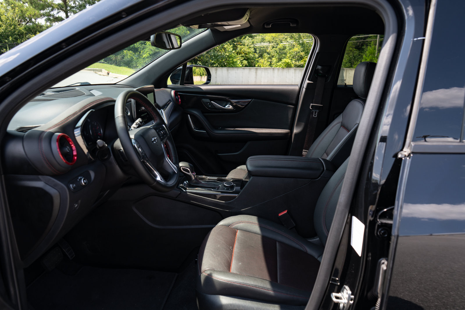 Used 2025 Chevrolet Blazer RS FWD image 14